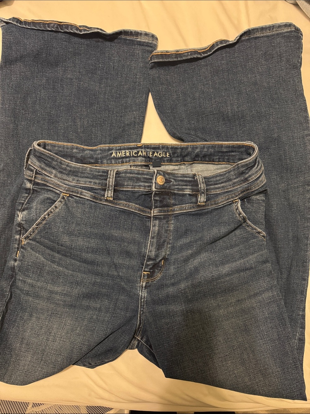 American Eagle Outfitters Women's Mid Wash Blue Jeans